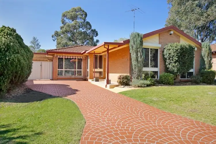5 Hickey Place, Mount Annan NSW 2567