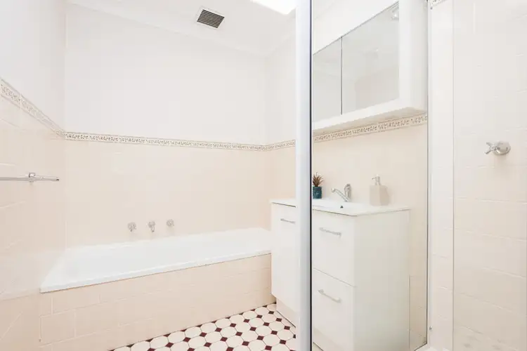 Sixth view of Homely townhouse listing, 5/24 Toronto Parade, Sutherland NSW 2232