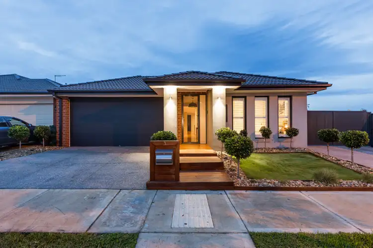 5 Karinya Way, Melton West VIC 3337