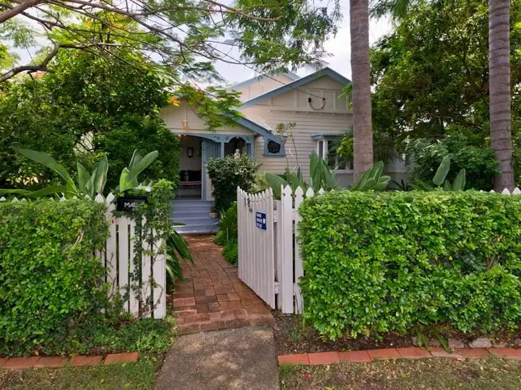 18 Ashgrove Crescent, Ashgrove QLD 4060