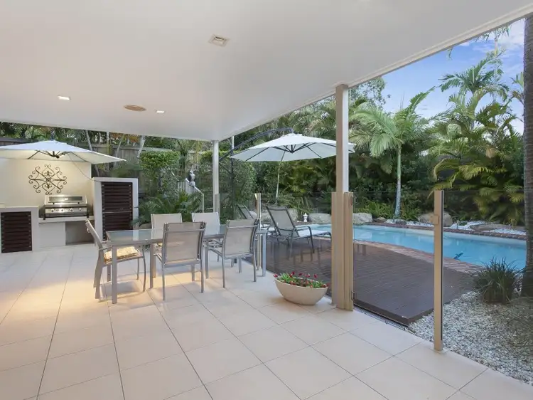 2 Rainsby Court, Carindale QLD 4152