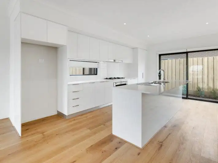 Fourth view of Homely townhouse listing, 1/237 Dunns Road, Mornington VIC 3931