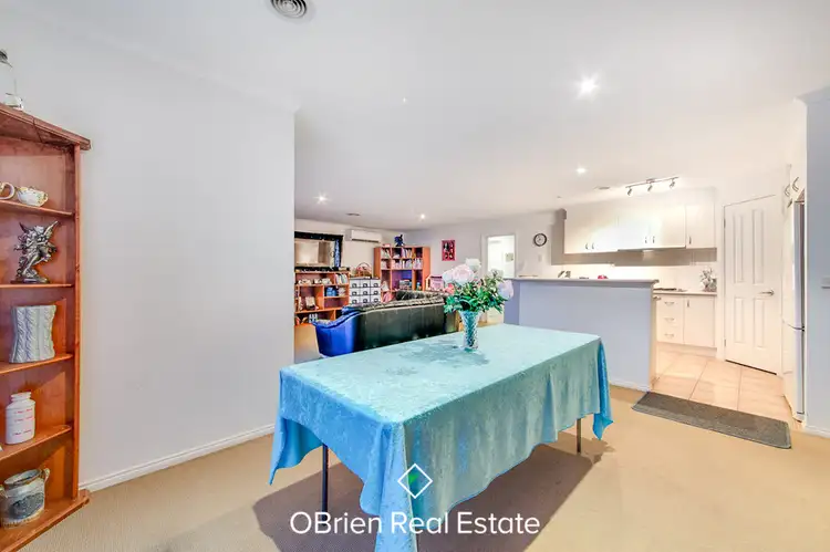 Fifth view of Homely house listing, 3 Kingfisher Court, Pakenham VIC 3810