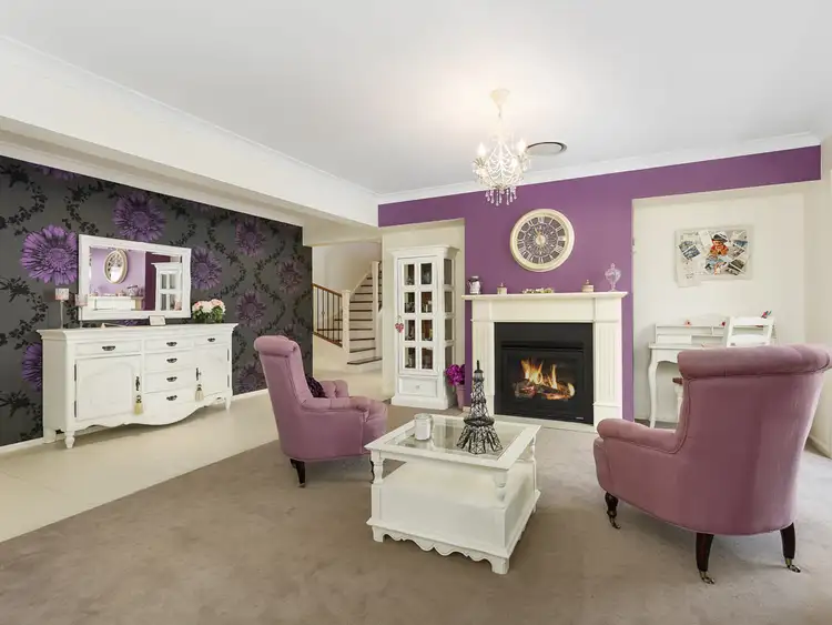 10 Gurry Avenue, Ropes Crossing NSW 2760