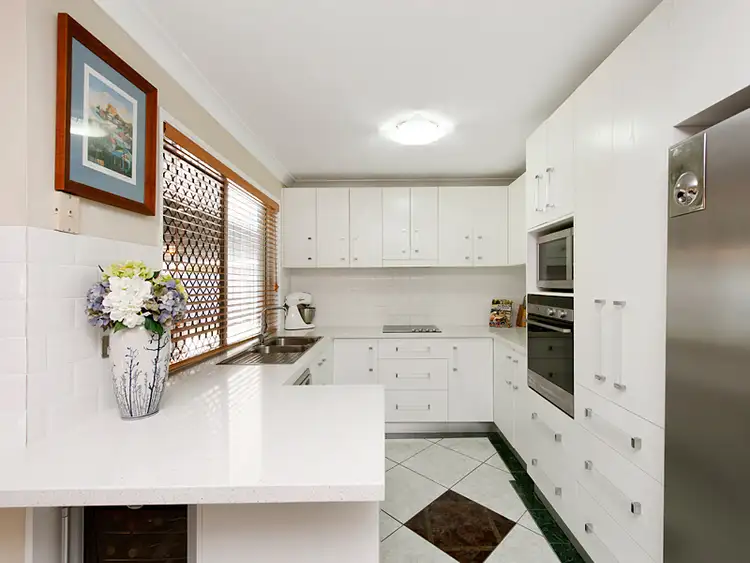 116 Oldfield Road, Sinnamon Park QLD 4073