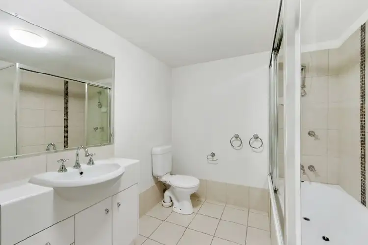 Third view of Homely unit listing, 1/472 Wynnum Road, Morningside QLD 4170