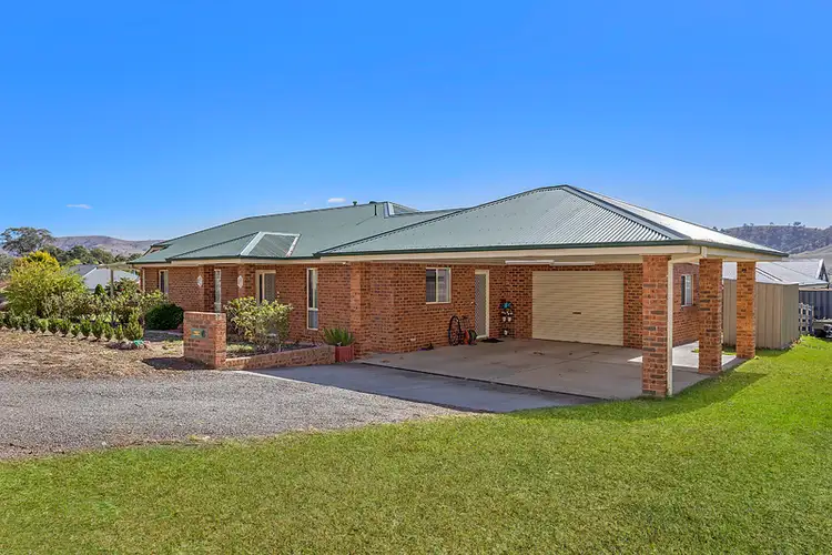 2 Fisher Drive, Tallangatta VIC 3700