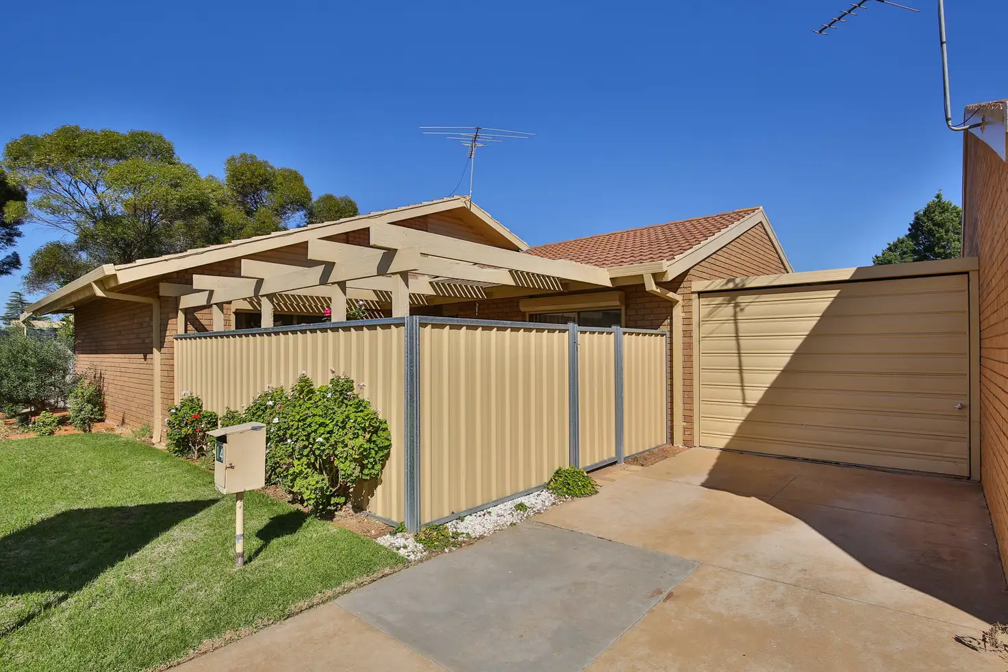 Main view of Homely townhouse listing, 14 Hibiscus Drive, Mildura VIC 3500