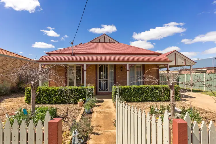4 Taylor Drive, Bacchus Marsh VIC 3340