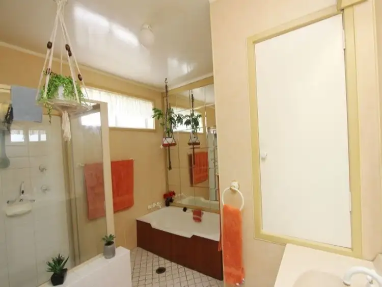 Fifth view of Homely house listing, 4 Glendare Crescent, Goulburn NSW 2580