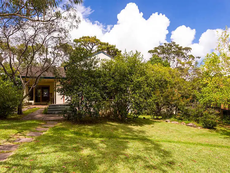 6 Banks Avenue, North Turramurra NSW 2074