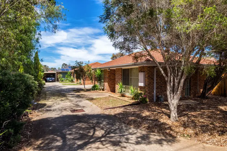 2/33 Staughton Street, Melton South VIC 3338