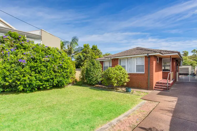 5 Punt Road, Stockton NSW 2295