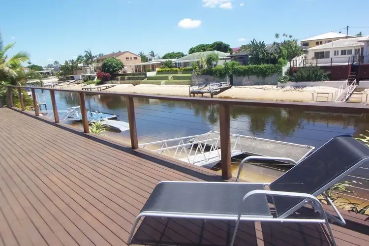 5 Carmel Court, Broadbeach Waters QLD 4218