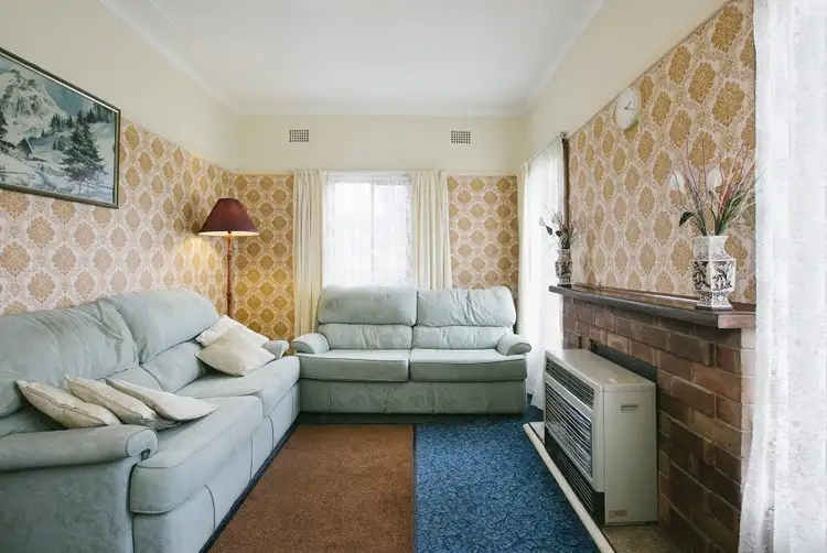 13 Moran Parade, Mount Saint Thomas NSW 2500