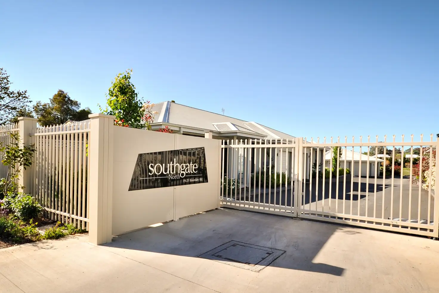 Main view of Homely semi-detached listing, 10/19 Boundary Road, Dubbo NSW 2830