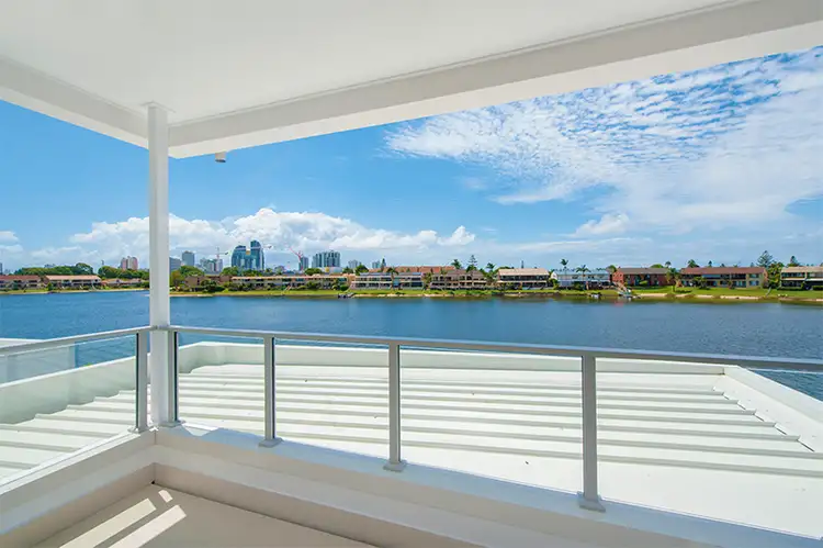 42B Sailaway Street, Mermaid Waters QLD 4218
