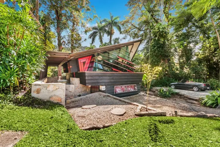 16 Heavey Crescent, Whitfield QLD 4870