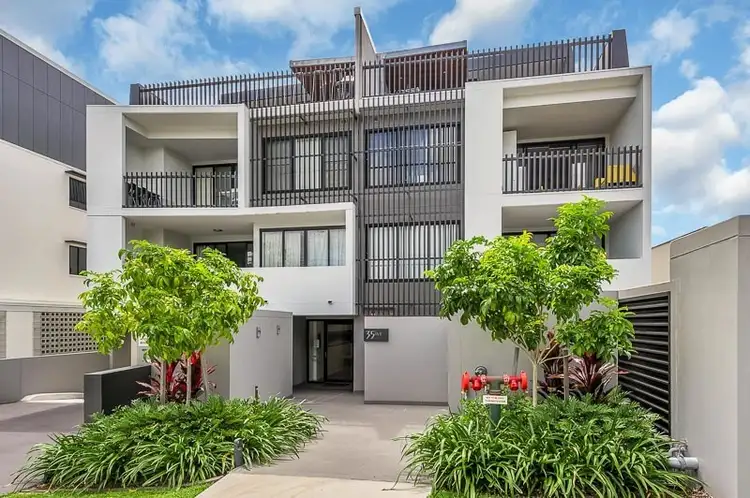 Main view of Homely unit listing, 8/35 Clarence Road, Indooroopilly QLD 4068