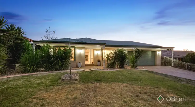 8 Bree Court, Berwick VIC 3806