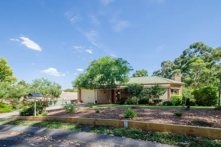 15 Strathdon Crescent, Blaxland NSW 2774