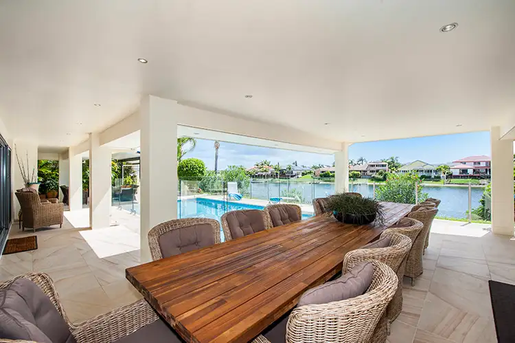 27 Saxonvale Terrace, Mermaid Waters QLD 4218