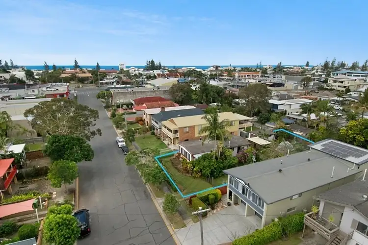 16 Glenelg Avenue, Mermaid Beach QLD 4218