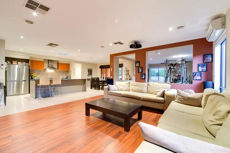 Fifth view of Homely house listing, 8 Selwyn Court, Berwick VIC 3806