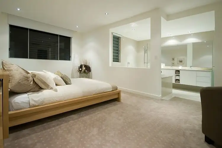 Fifth view of Homely villa listing, 2/89 Seagull Avenue, Mermaid Beach QLD 4218