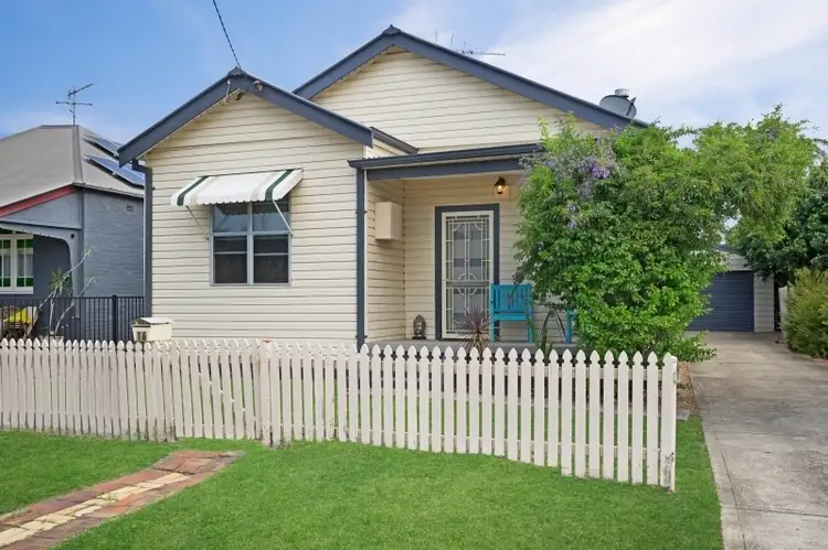 16 Ackeron Street, Mayfield NSW 2304