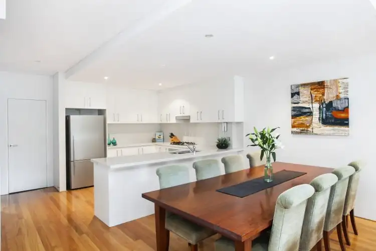 2/85 Yathong Road, Caringbah NSW 2229