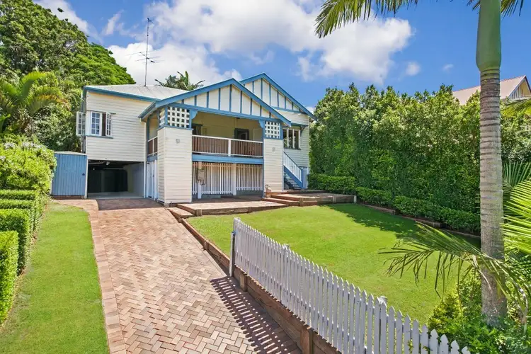 31 Overend Street, Norman Park QLD 4170