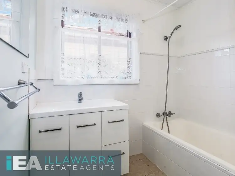 Fifth view of Homely villa listing, 1/27 The Boulevard, Oak Flats NSW 2529