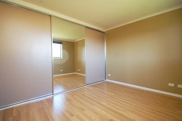 Fifth view of Homely unit listing, 2/10 Elgata Close, Meadow Heights VIC 3048