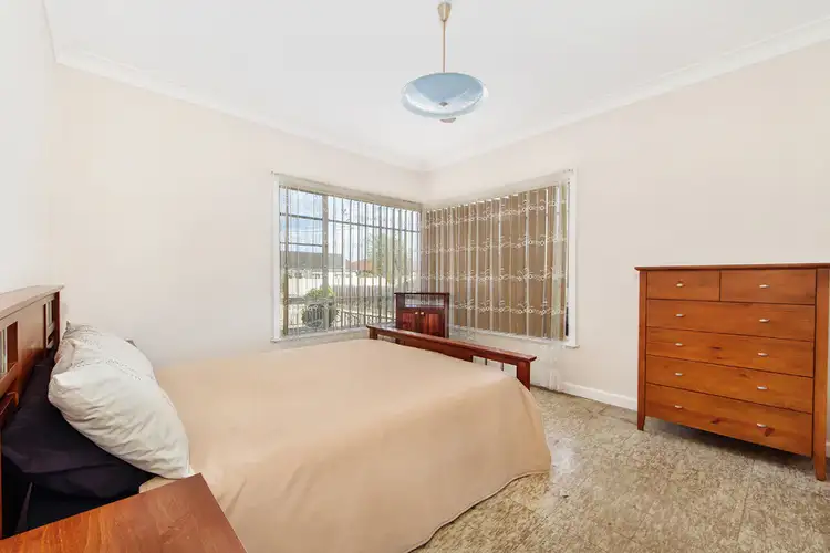 Fifth view of Homely house listing, 10 Mark Street, St Albans VIC 3021