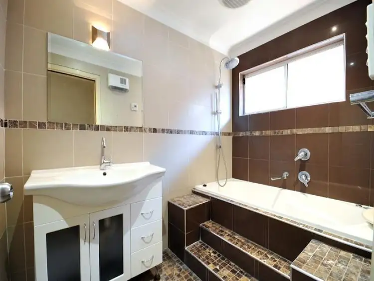 Sixth view of Homely house listing, 4 Nona Place, Dubbo NSW 2830