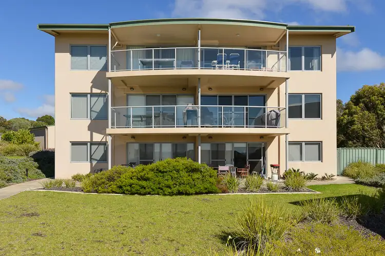 17/2 Solway Crescent, Encounter Bay SA 5211