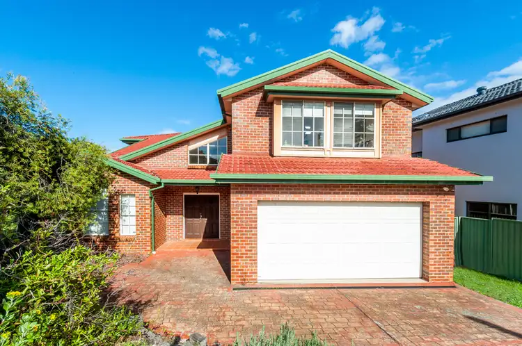 4 Lasseter Avenue, Chifley NSW 2036