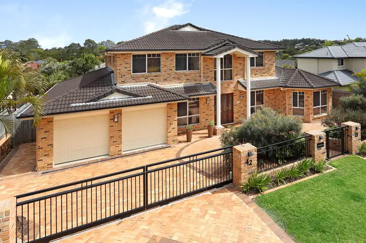 42 St Andrews Crescent, Carindale QLD 4152