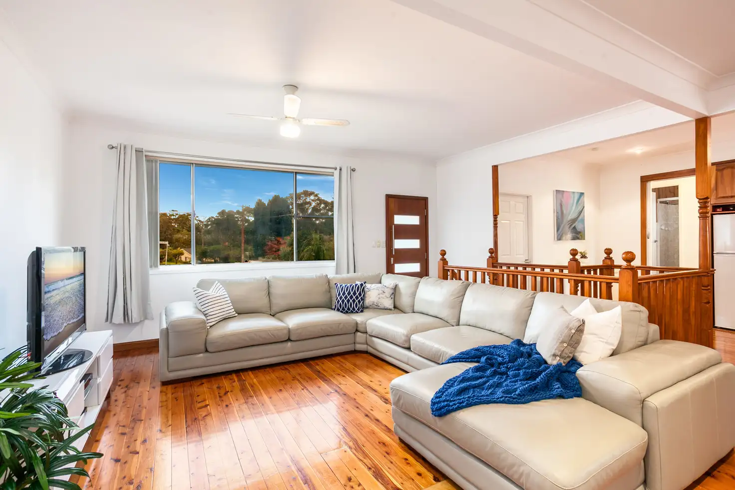 Main view of Homely house listing, 7 Lochview Avenue, Farmborough Heights NSW 2526