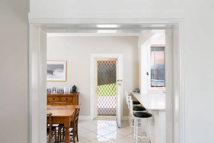 12 Walter Street, Mangerton NSW 2500