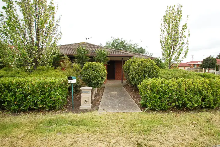 1/52 Pinnaroo Circuit, Meadow Heights VIC 3048