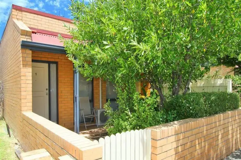 Main view of Homely unit listing, 1/8-10 Martin Street, Thornbury VIC 3071