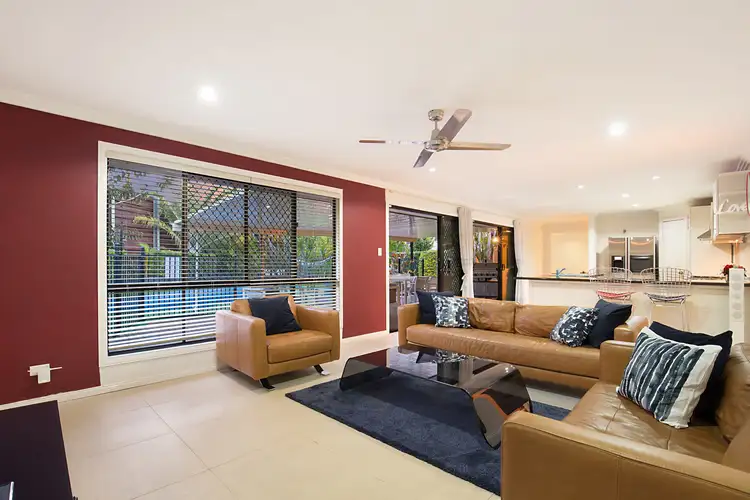 34 Woodlark Crescent, Parkinson QLD 4115