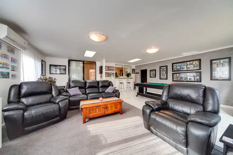 Fourth view of Homely house listing, 15 Roundhay Court, Berwick VIC 3806