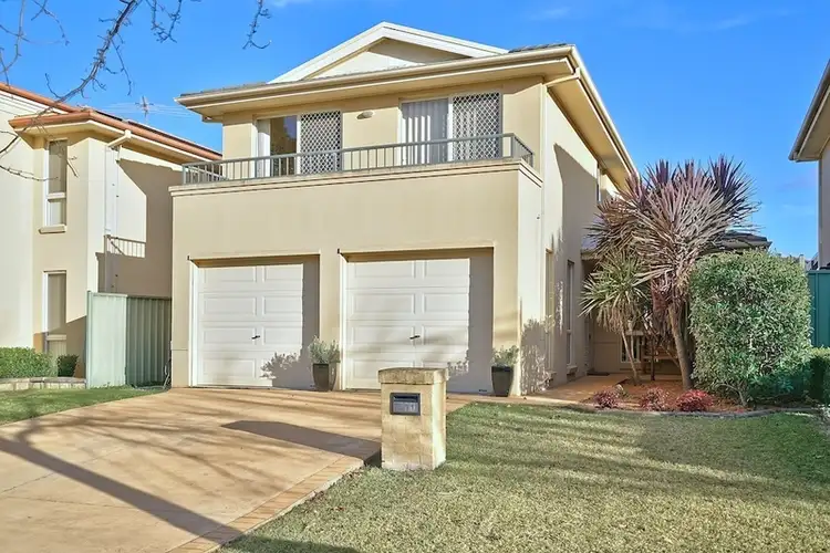 11 Lakeland Circuit, Harrington Park NSW 2567