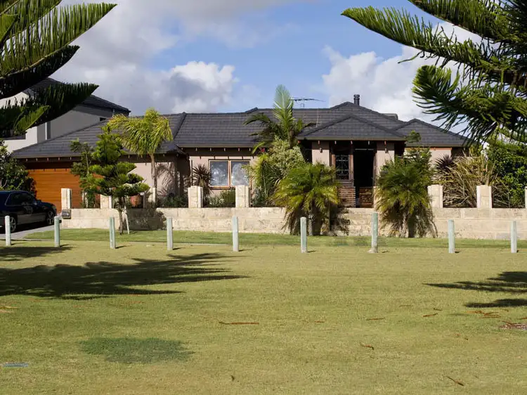 10 Kirkbride Meander, Waikiki WA 6169