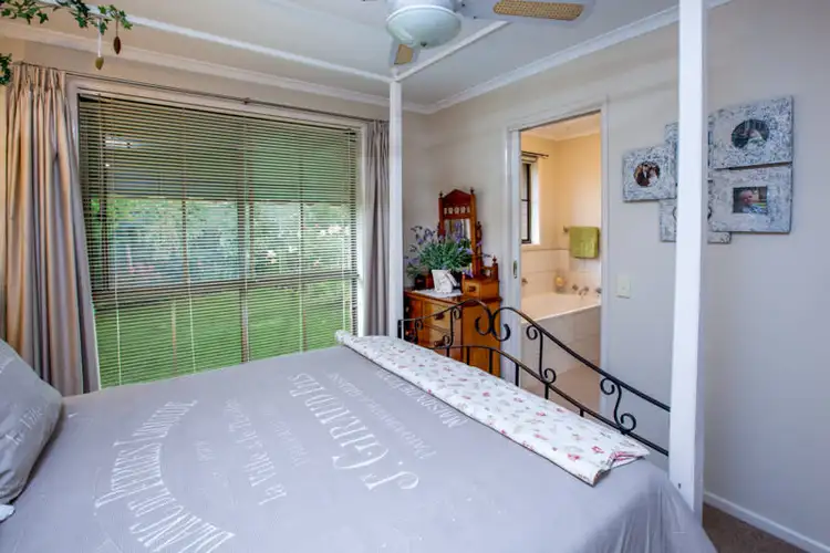 Seventh view of Homely house listing, 10 McCulloch Crescent, Wodonga VIC 3690