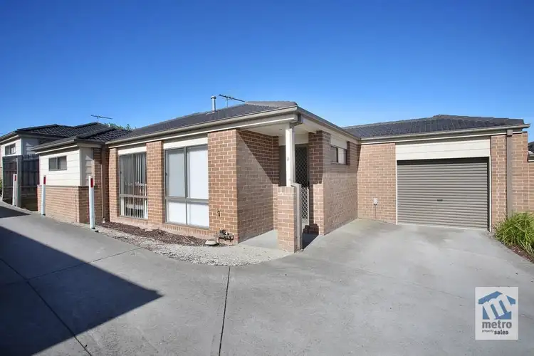 2/76 Murphy Road, Pakenham VIC 3810