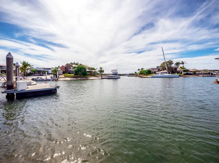 1 Shute Court, Paradise Point QLD 4216